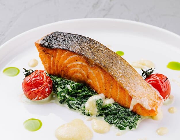 Семга жареная со шпинатом