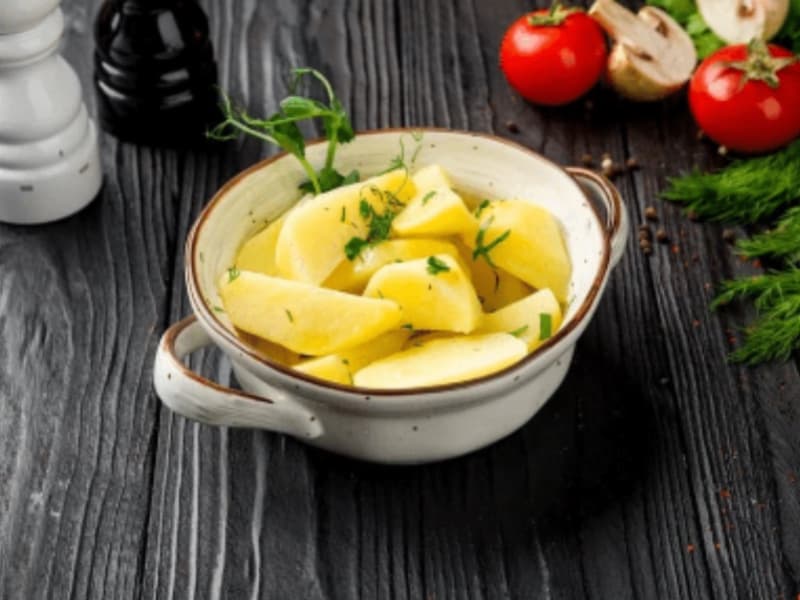 Картофель, отварной с укропом